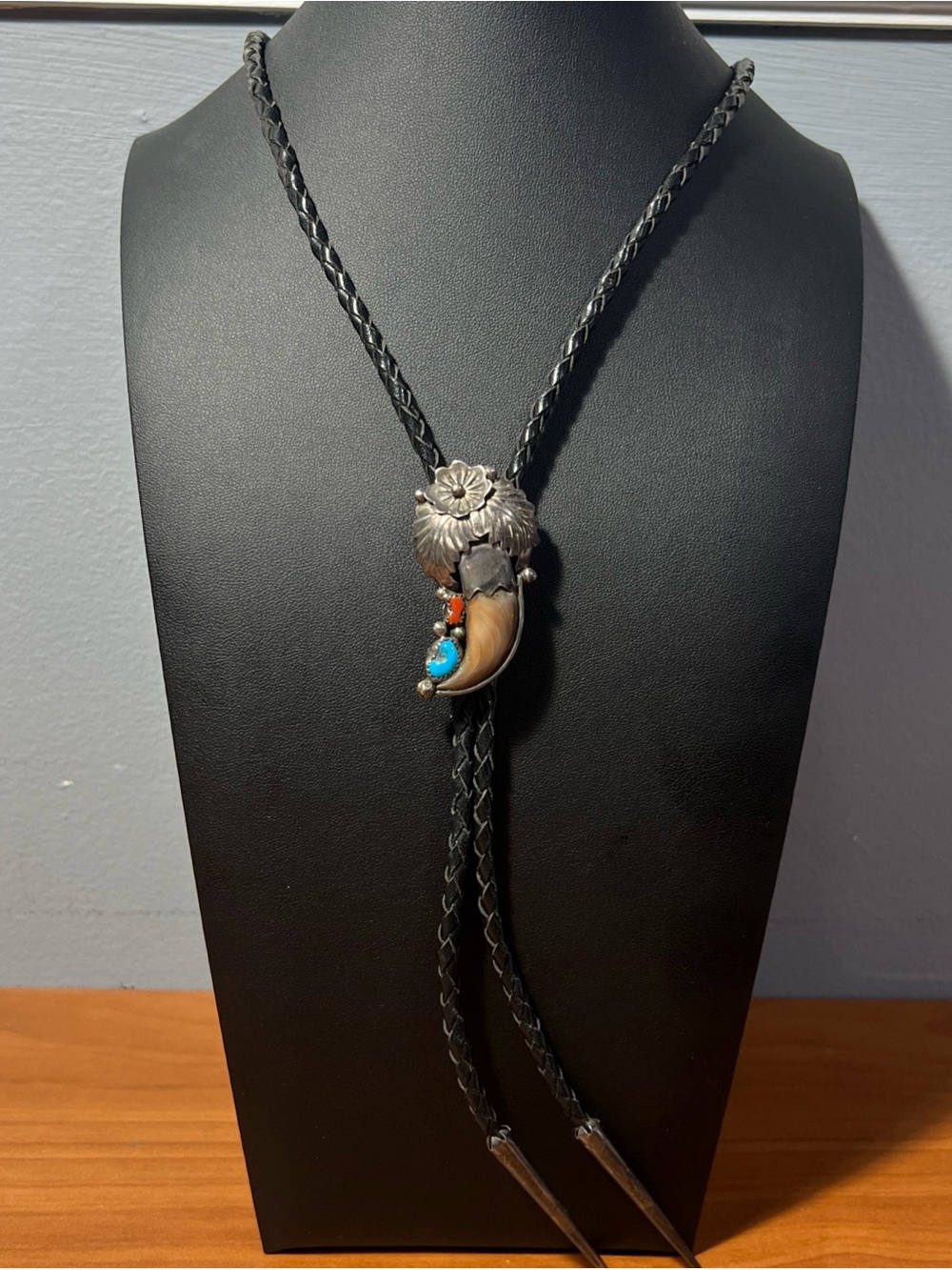 VINTAGE NAVAJO NATIVE AMERICAN TURQUOISE & CORAL STERLING SILVER BOLO